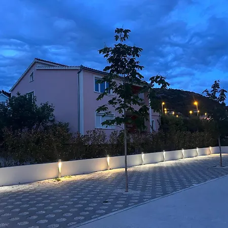 Skyview Apartmán *